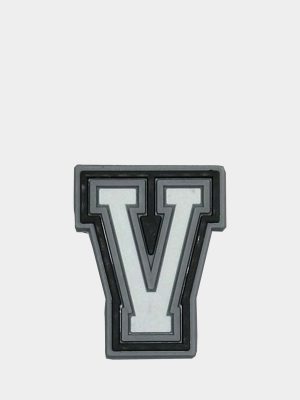 Jibbitz буква V