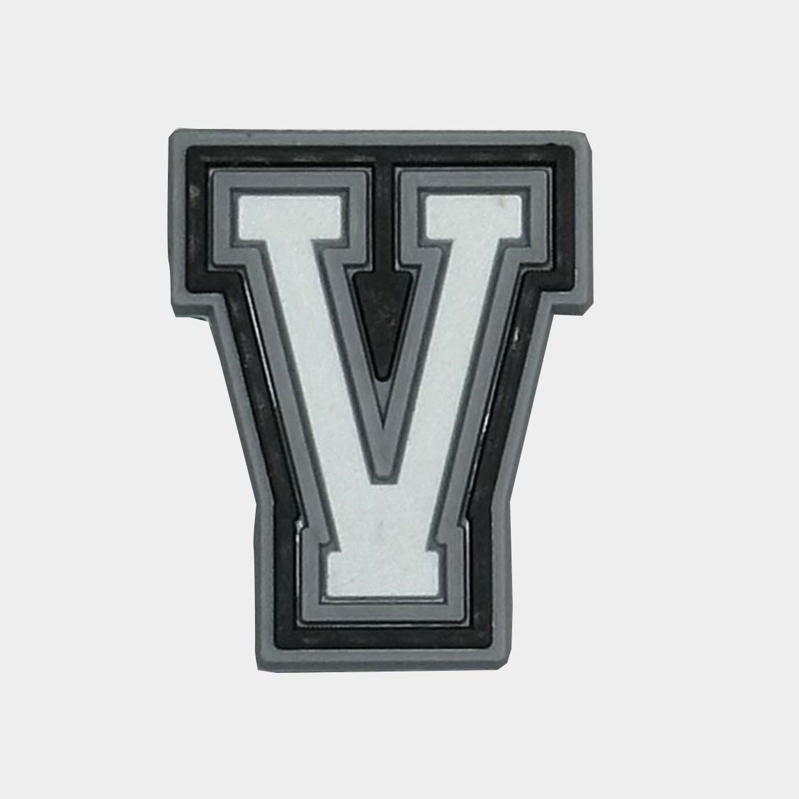 Jibbitz літера V