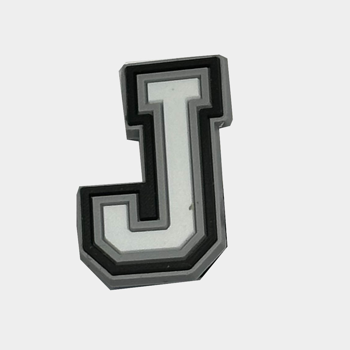 Jibbitz літера J